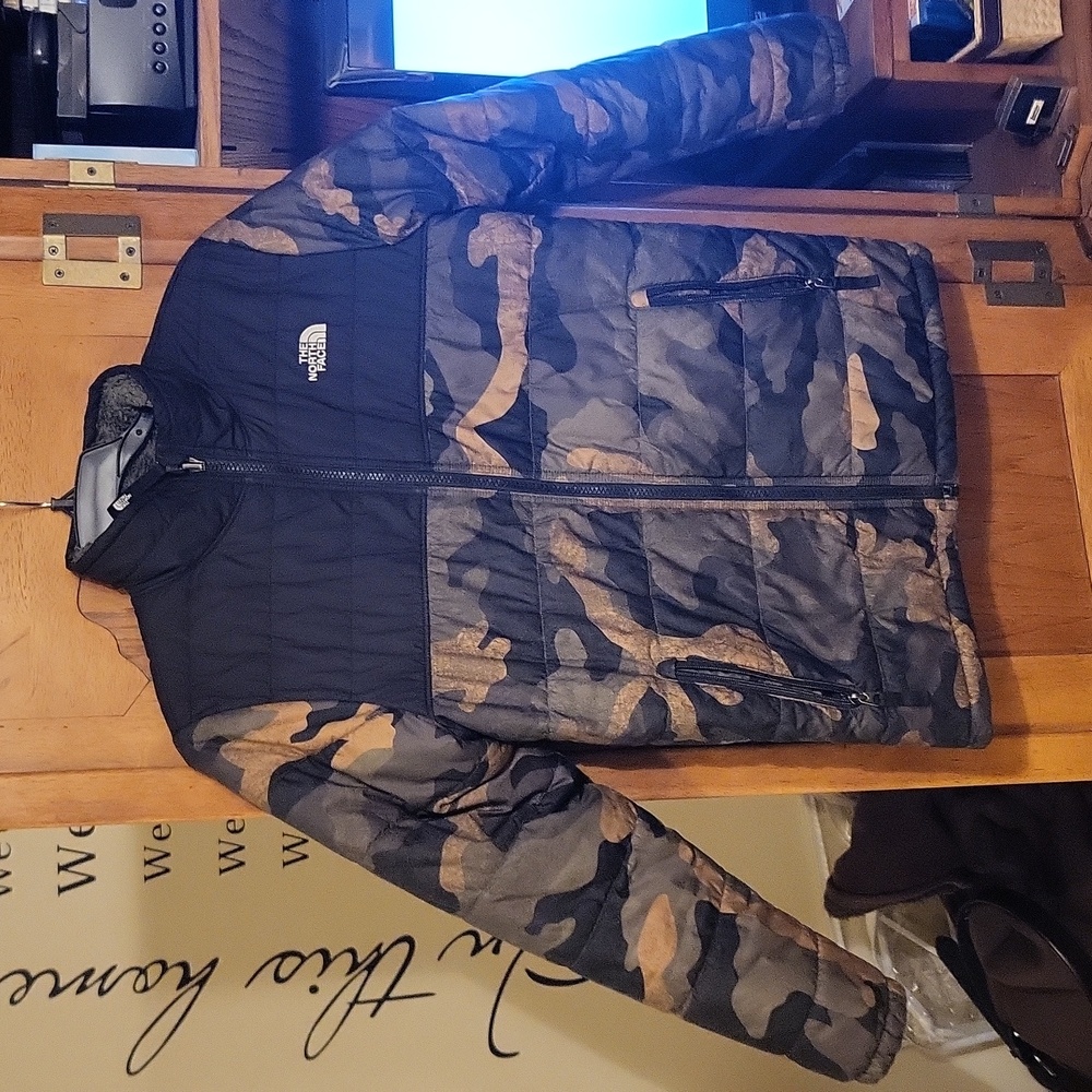 Boys Large Camo Puffer Jacket The North Face Fleece Lined